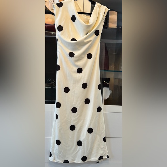 New with tag: Elegant and playful polka dot one-shoulder midi dress - US8 - Picture 4 of 6